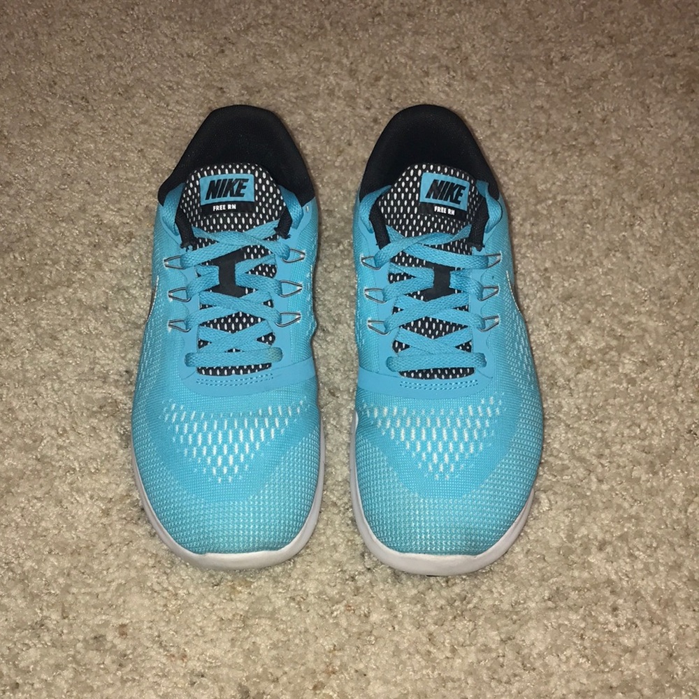 Nike Free RN - Picture 2 of 8